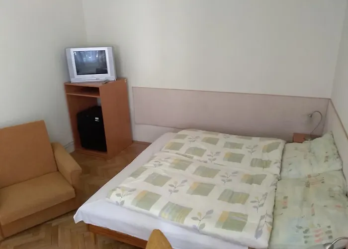 Gazde/Camere de închiriat Siofokroom24 *